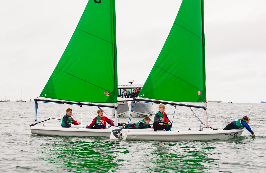 Children receiving RYA instruction
